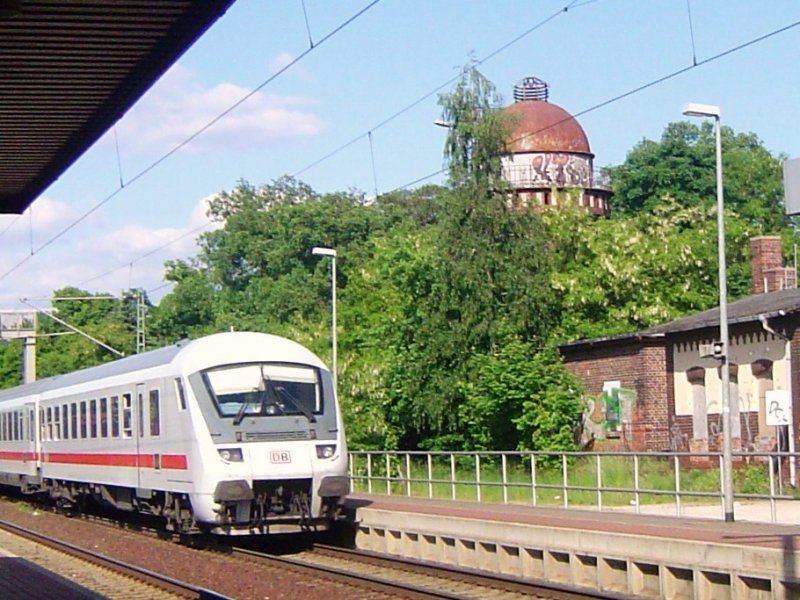 Hier ein IC 2131 nach Berlin in Burg b. Magdeburg
