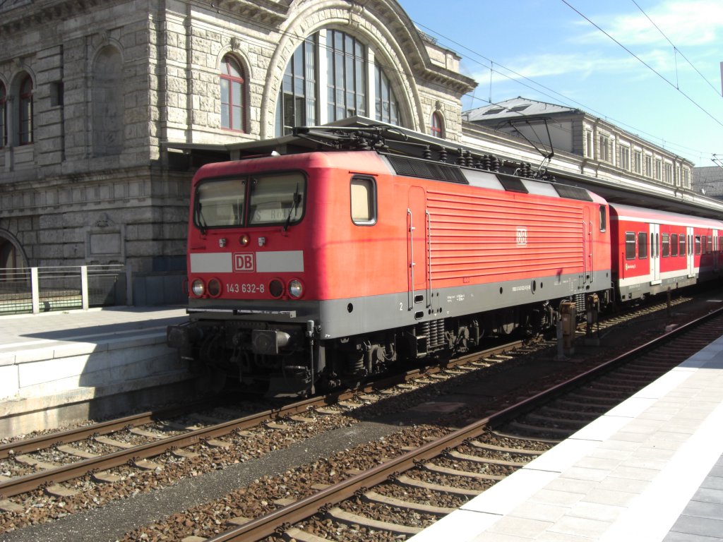 143 632-8 diesmal im  N�rnberger Hauptbahnhof , am 21. August 2012.