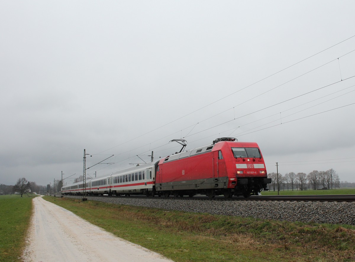 101 021-4 am 4. April 2015 bei �bersee am Chiemsee.