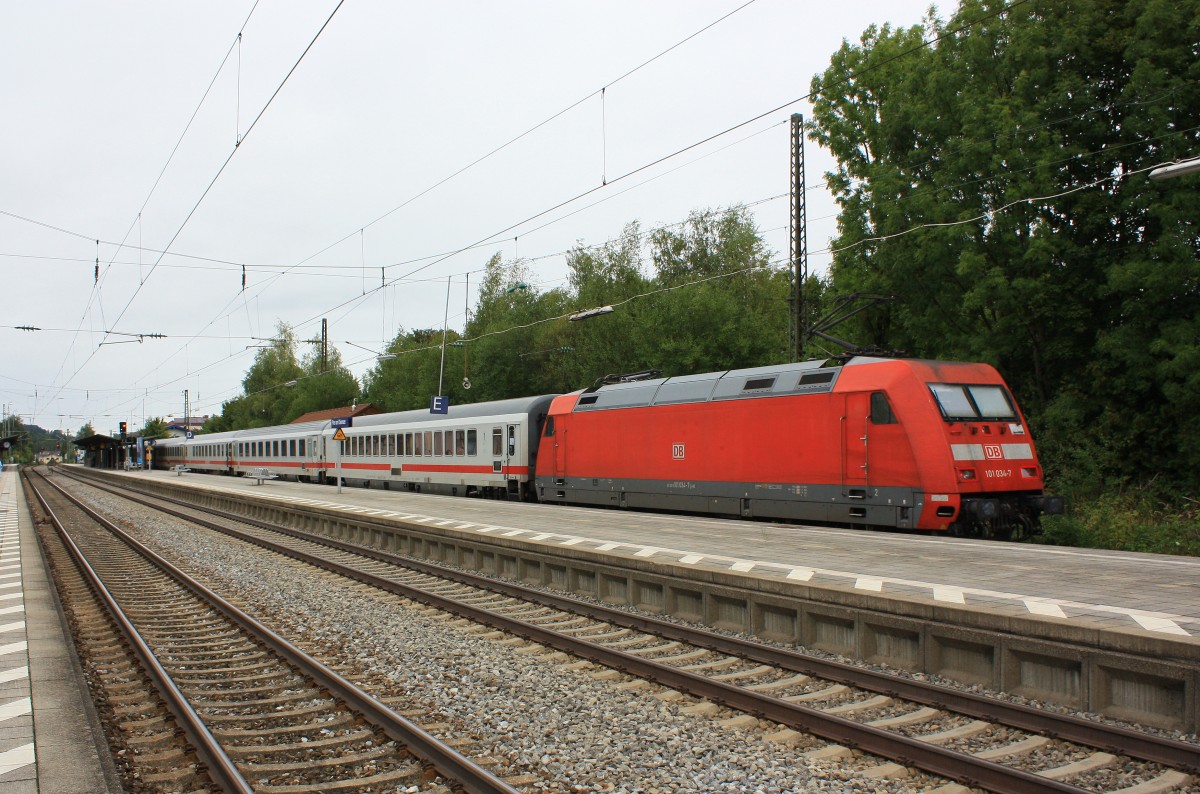 101 034-7 stand am 14. September 2013 im Bahnhof von Prien am Chiemsee auf dem �berholgleis.
