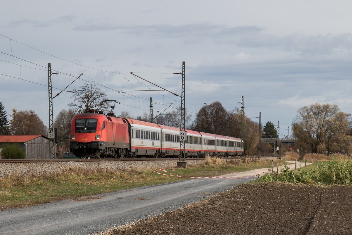 1116 063 die ehemalige  GYSEV-Lok  am 15. November 2015 aus Salzburg kommend bei �bersee.