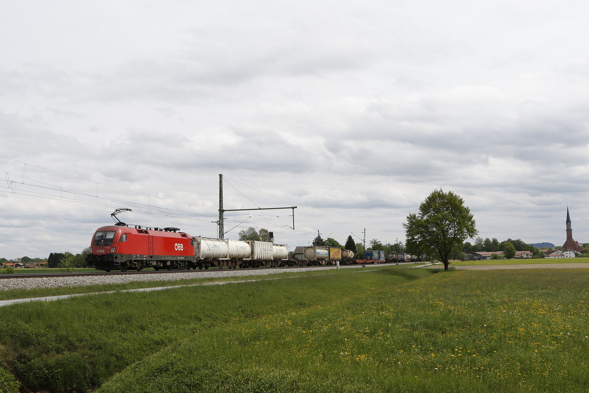 1116 128 mit einem  KLV  am 1. Mai 2018 bei �bersee.