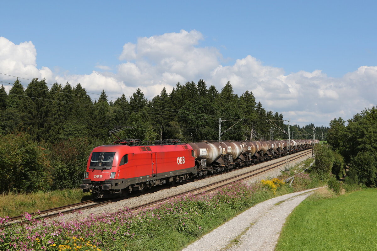1116 138 war am 1. September 2021 mit einem Kesselwagenzug bei Grabenst�tt in Richtung M�nchen unterwegs.