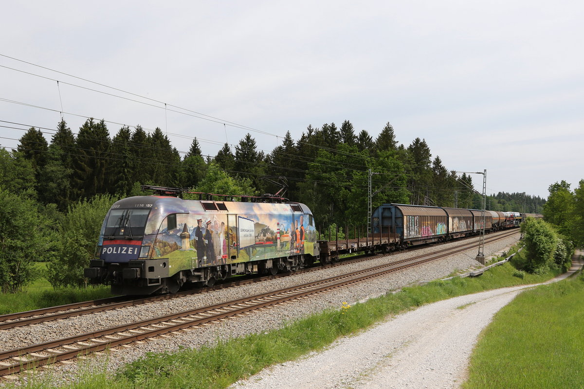1116 157  Gemeinsam sicher  mit einem Mischer aus Salzburg kommend am 22. Mai 2020 bei Grabenst�tt.