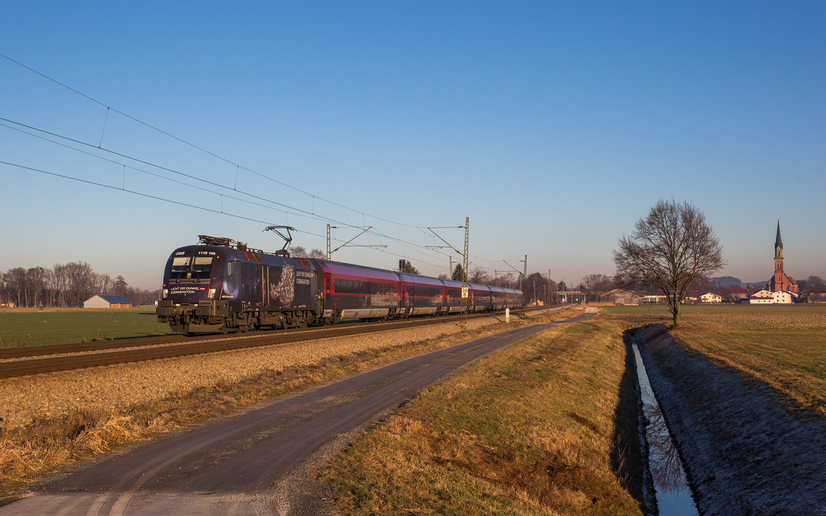 1116 158-7  Licht ins Dunkel  aus Salzburg kommend am 31. Dezember 2016 bei �bersee am Chiemsee.