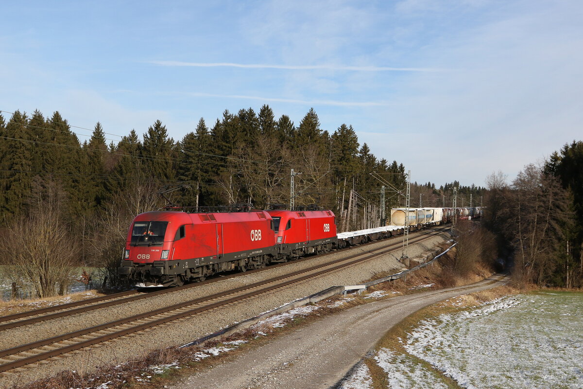 1116 169 & 1116 141 mit dem  WALTER-KLV  am 7. Januar 2021 bei Grabenst�tt.