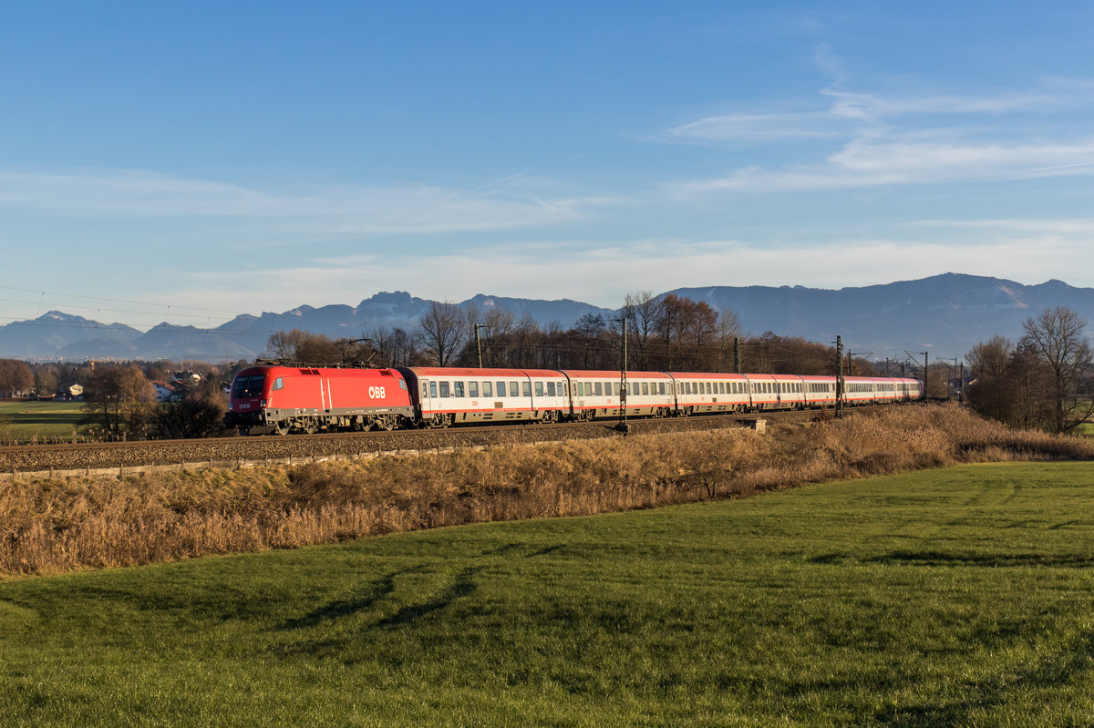 1116 185-0 war am 10. Dezember 2016 bei Rann in Richtung M�nchen unterwegs.