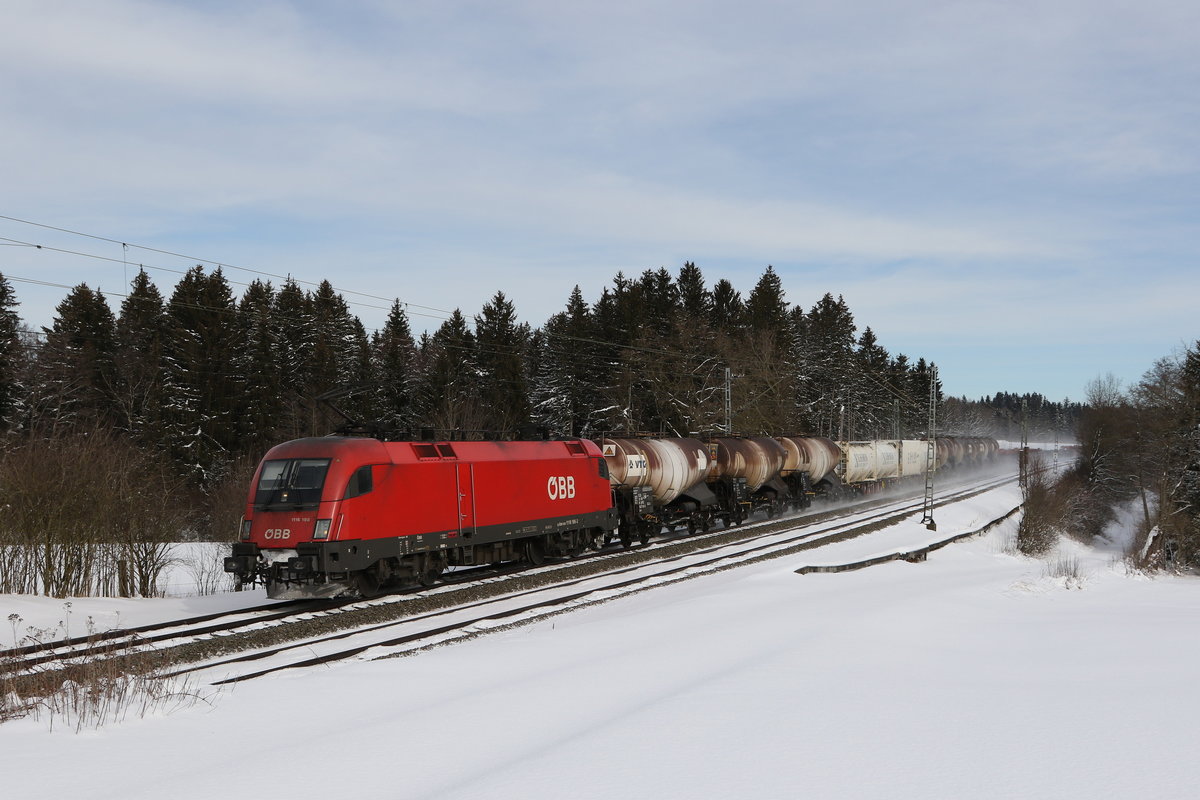 1116 198 war am 27. Januar 2021 mit einem  Mischer  bei Grabenst�tt im Chiemgau in Richtung M�nchen unterwegs.