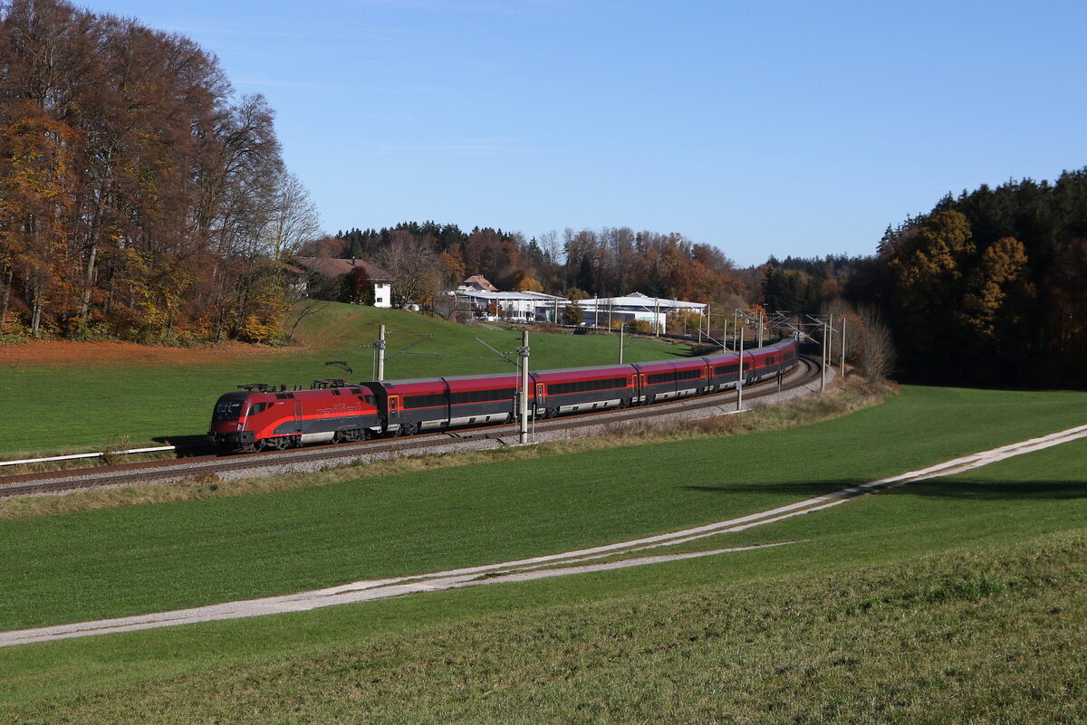 1116 209 aus Salzburg kommend am 4. November 2025 bei Axdorf im Chiemgau.