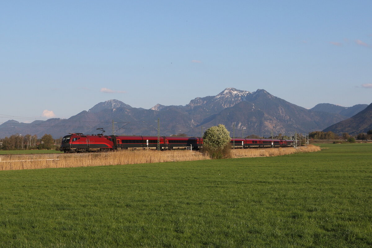 1116 209 aus Salzburg kommend am 17. April 2026 bei Bernau am Chiemsee.