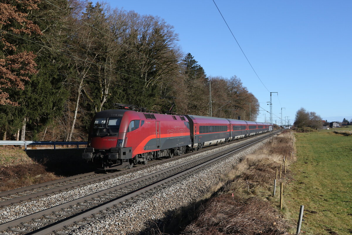 1116 224 aus Salzburg kommend am 18. Dezember 2025 bei Hufschlag.