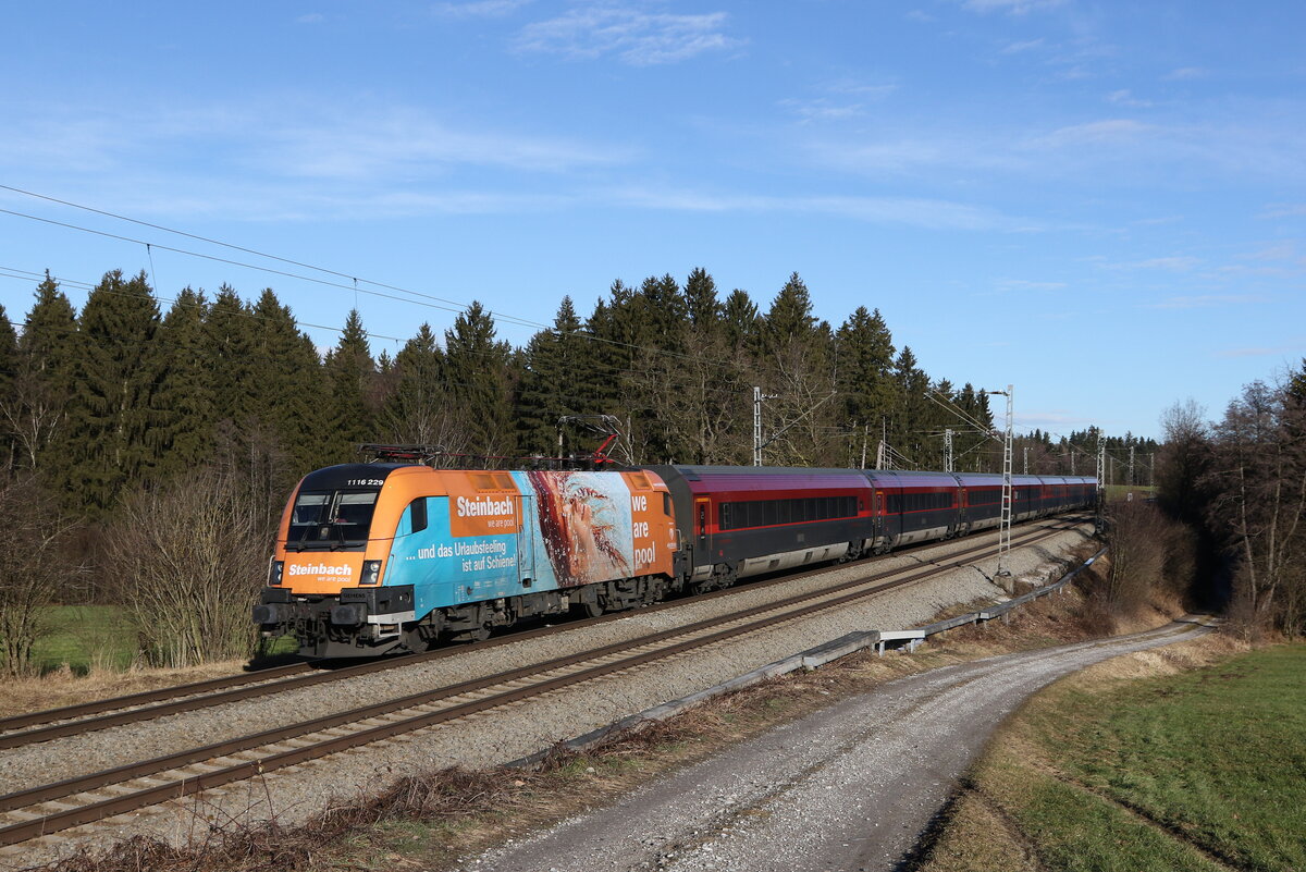 1116 229  Steinbach  war am 27. Dezember 2021 bei Grabenst�tt im Chiemgau in Richtung Rosenheim unterwegs.