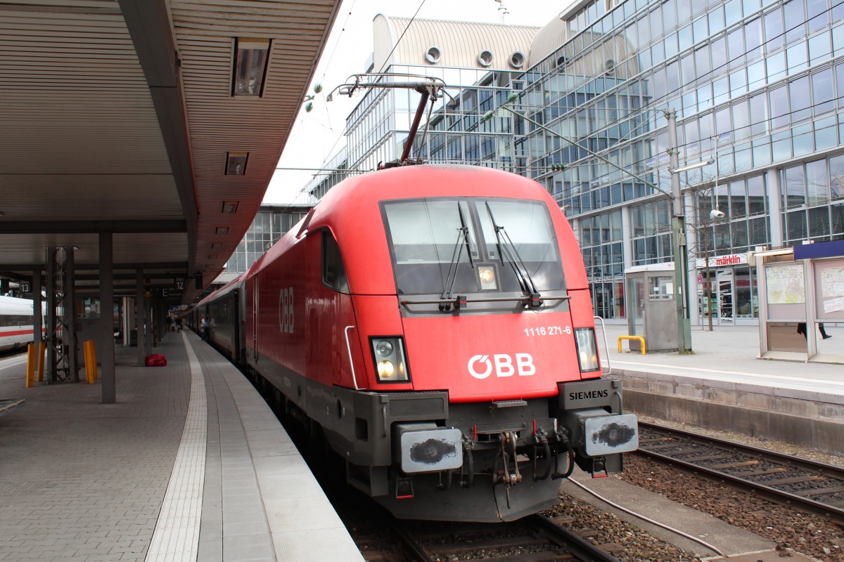 1116 271-6 am 9. April 2012 im M�nchner Hauptbahnhof.