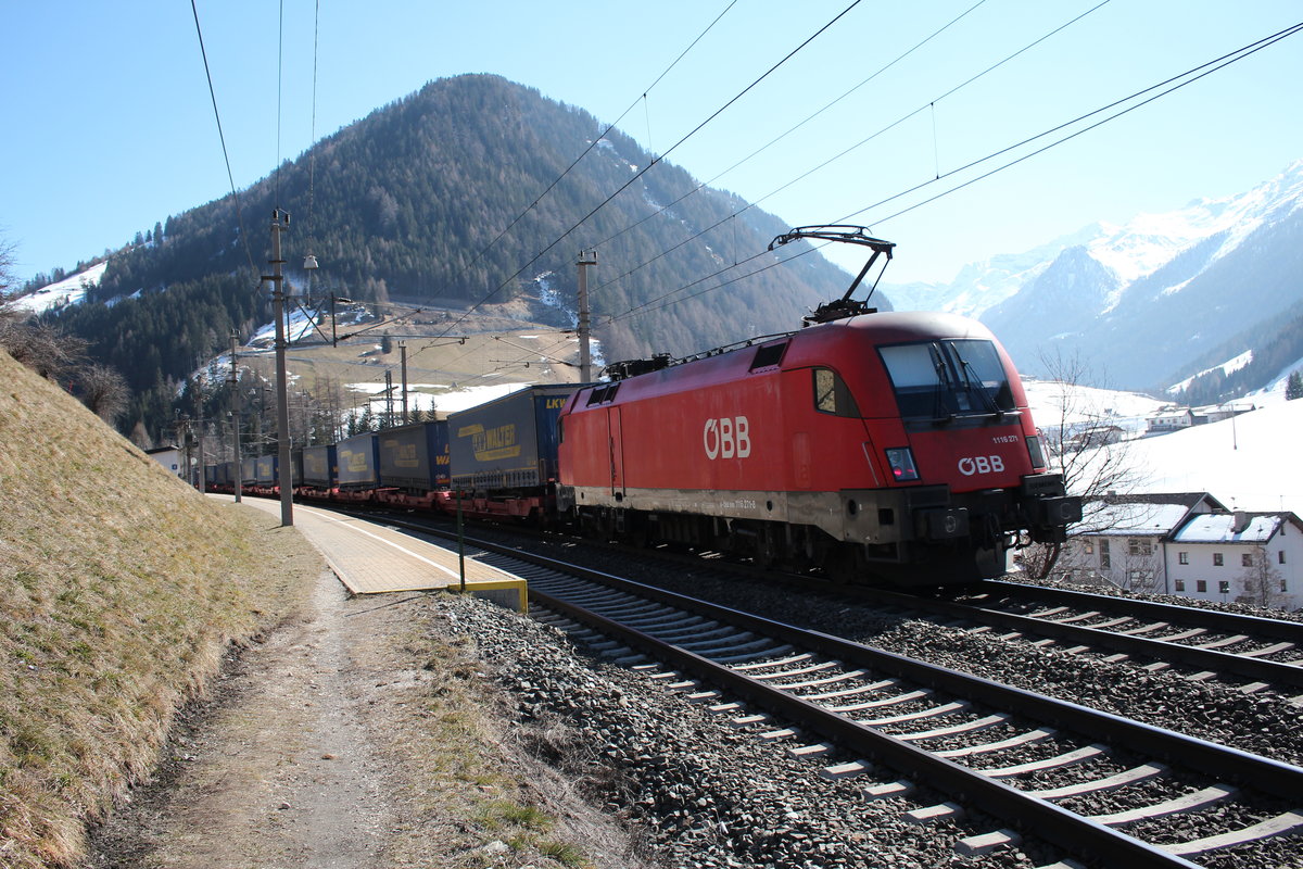 1116 271-8 war als Schublok am  Walterzug  am 19. M�rz 2016 bei St.Jodok in Richtung Brenner im Einsatz.