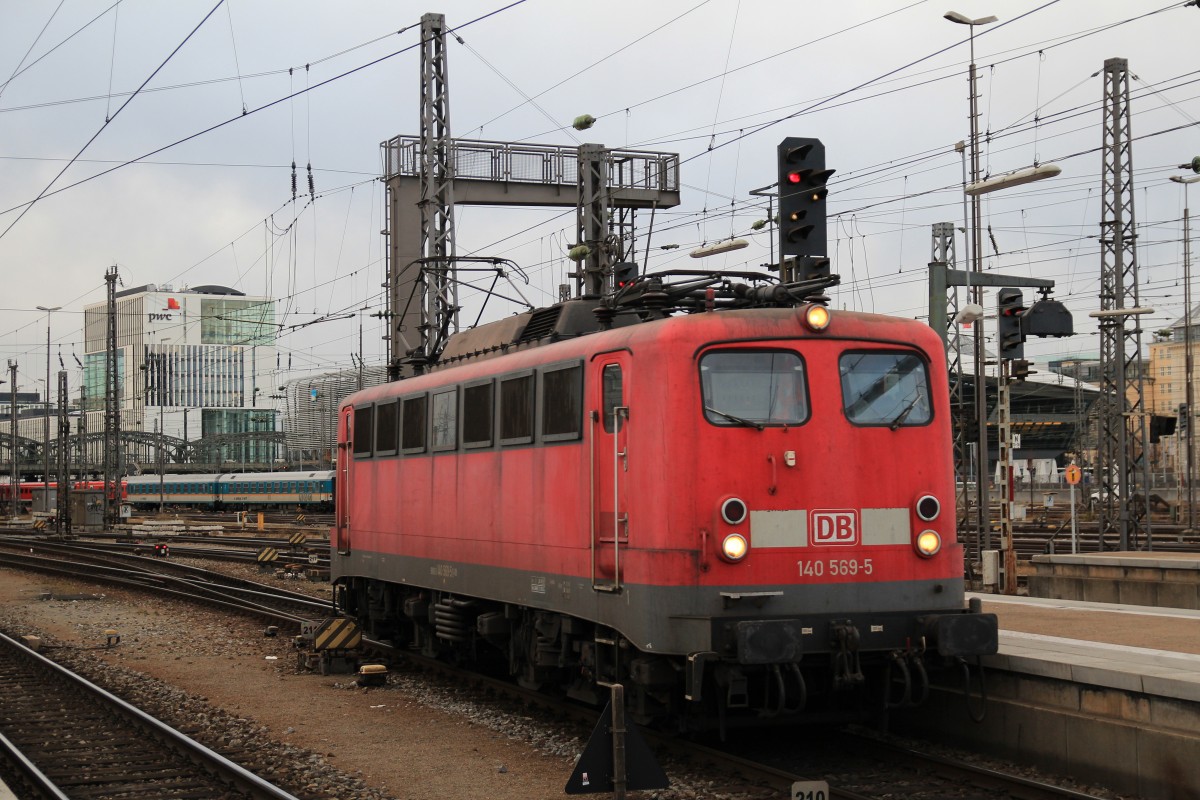 140 569-5 am 3. Januar 2014 im Vorfeld des M�nchner Hauptbahnhofs.