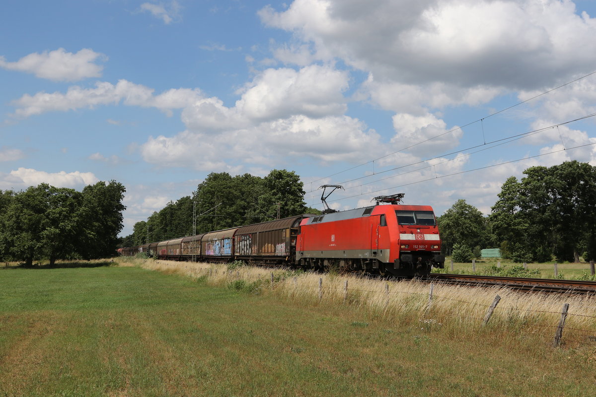 152 165 am 29. Juni 2020 bei Nindorf/Niedersachsen.