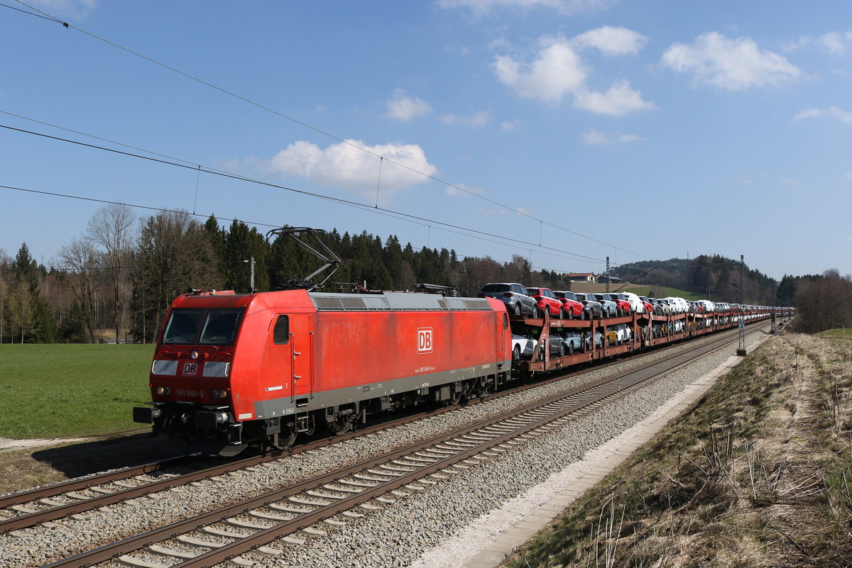 185 048 mit einem Autozug aus Salzburg kommend am 18.- M�rz 2020 bei Grabenst�tt.