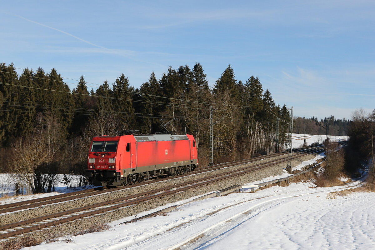 185 216 aus Freilassing kommend am 27. Januar 2022 bei Grabenst�tt.