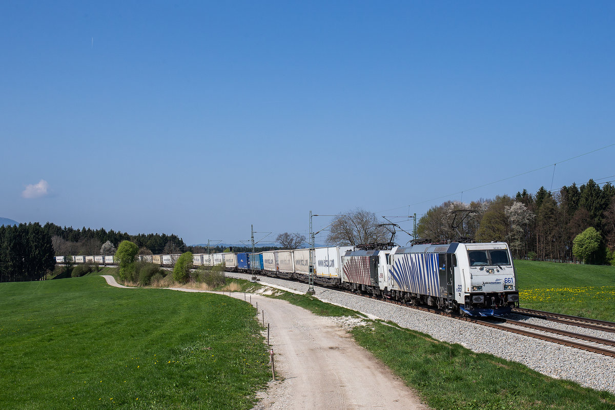 185 661 und 189 918 waren am 9. April 2017 mit dem  Ekol -Zug bei Grabenst�t in Richtung Salzburg unterwegs.