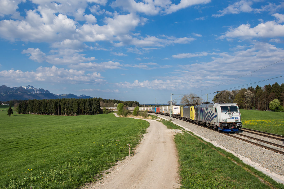 185 663 und 189 926 mit dem  Ekol -Zug am 10. April 2017 bei H�tt.