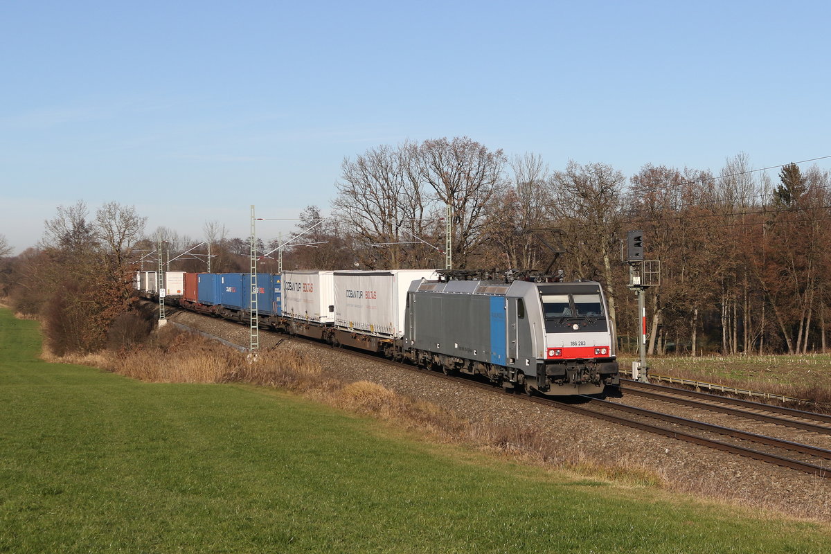 186 283 aus M�nchen kommend am 6. Dezember 2019 bei Hilperting.
