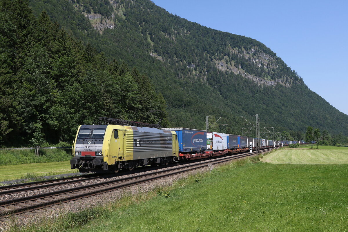 189 903 mit einem  KLV  aus M�nchen kommend am 14. Juni 2023 bei Niederaudorf.