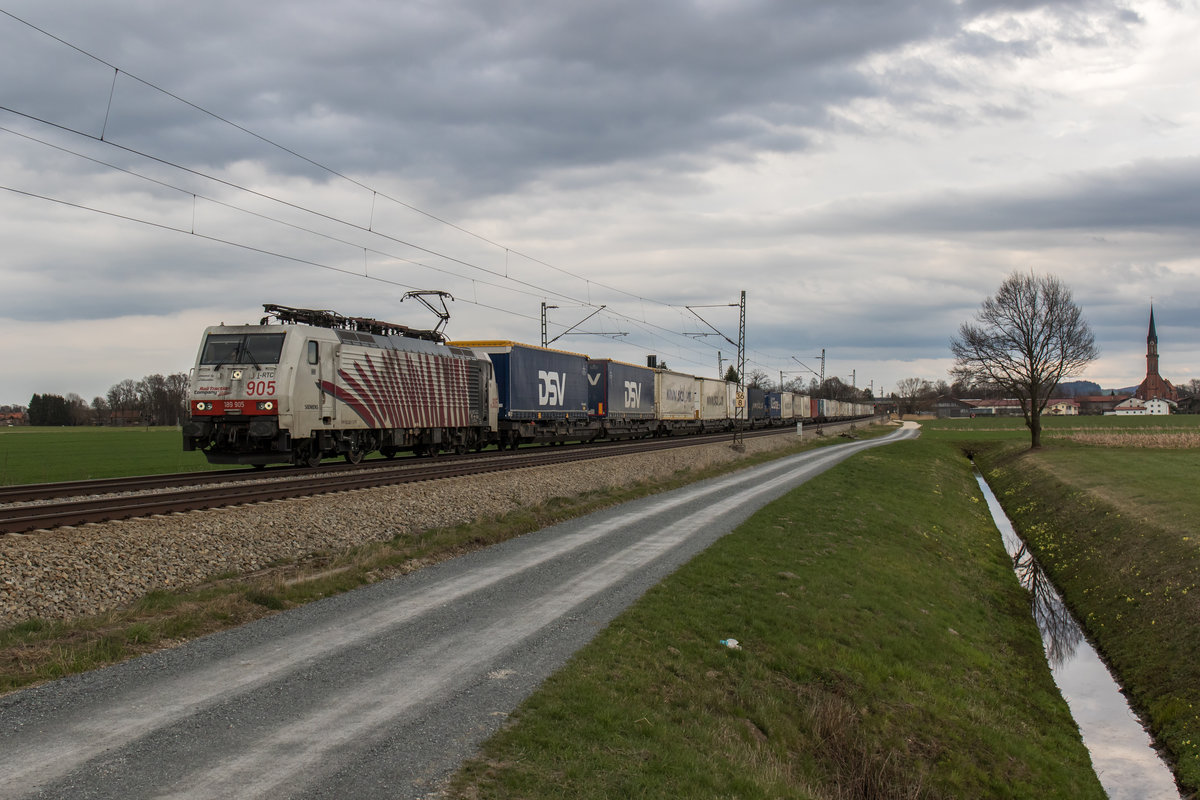 189 905-3 mit dem  Ekol -Zug am 30. M�rz 2016 bei �bersee am Chiemsee.