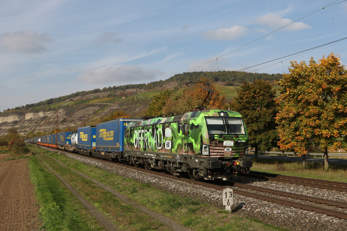 193 234  Off Road  war am 12. Oktober 20222 mit dem  Walter-KLV  bei Th�ngersheim in Richtung W�rzburg unterwegs.