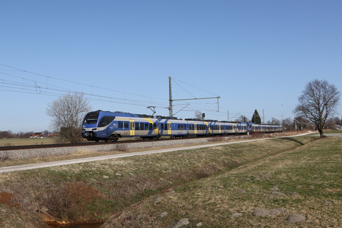 430 005 und 430 020 auf dem Weg nach M�nchen. Aufgenommen am 5. M�rz 2026 bei �bersee am Chiemsee.