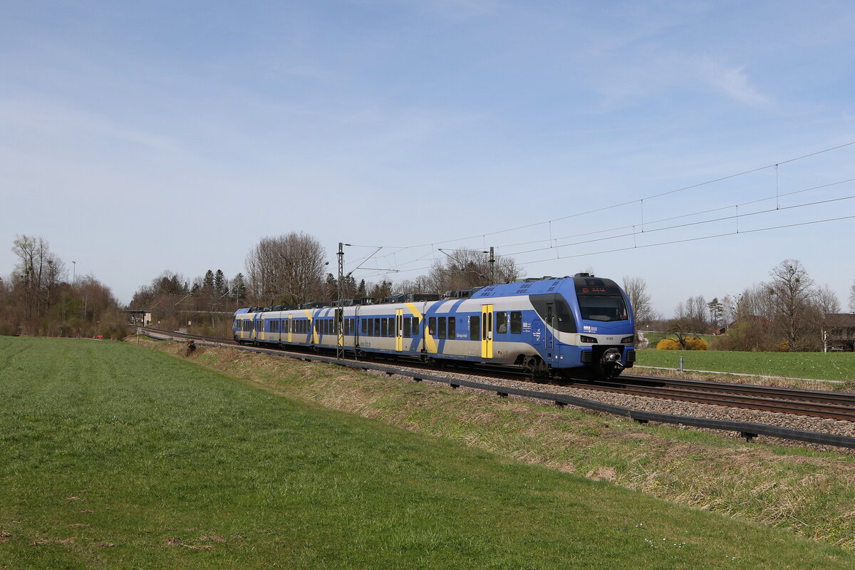 430 005 aus Rosenheim kommend am 20. M�rz 2024 bei Brannenburg.
