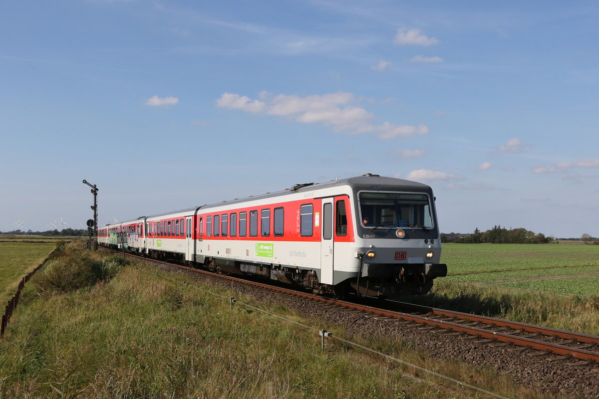 628 502, 628 507 und 628 512 aus Klanxb�ll kommend am 15. September 2023 bei Lehnshallig.