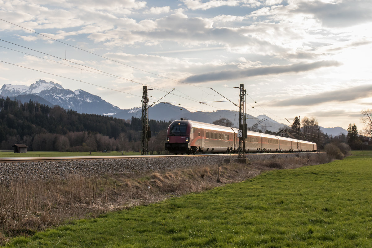 80.90.737 war am 30. M�rz 2016 bei �bersee am Chiemsee in Richtung Salzburg unterwegs.