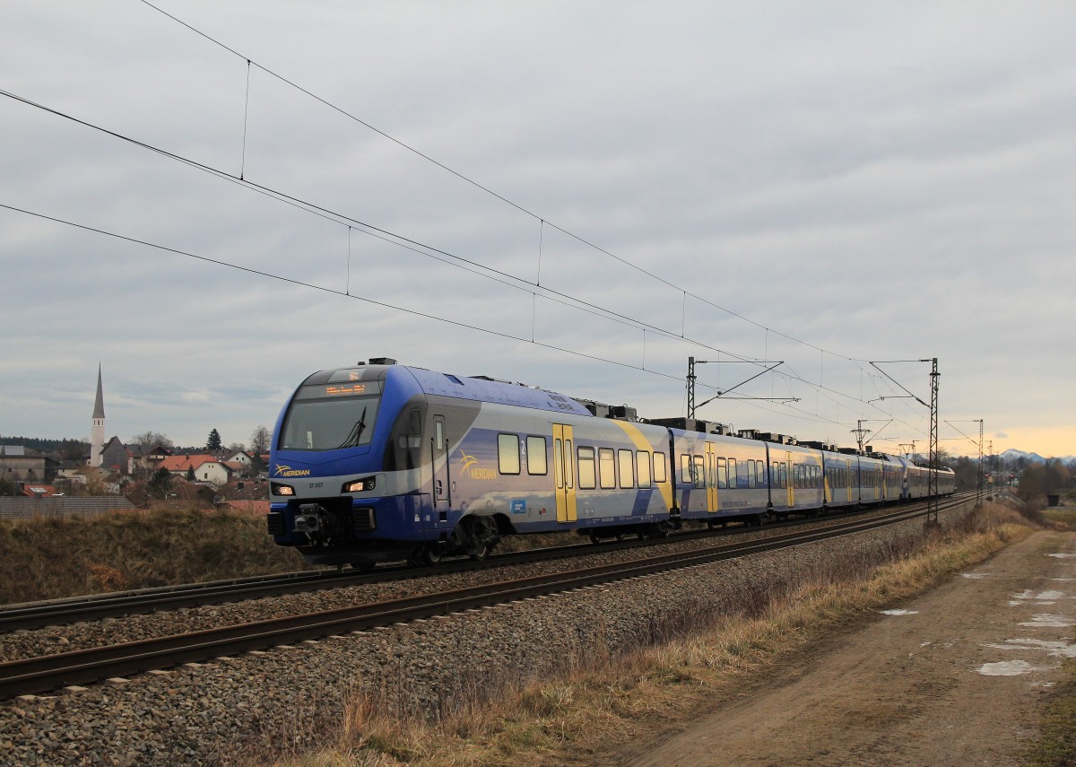 ET 307 am 4. Januar 2014 auf seinem Weg nach M�nchen. Aufgenommen bei Osterm�nchen.
