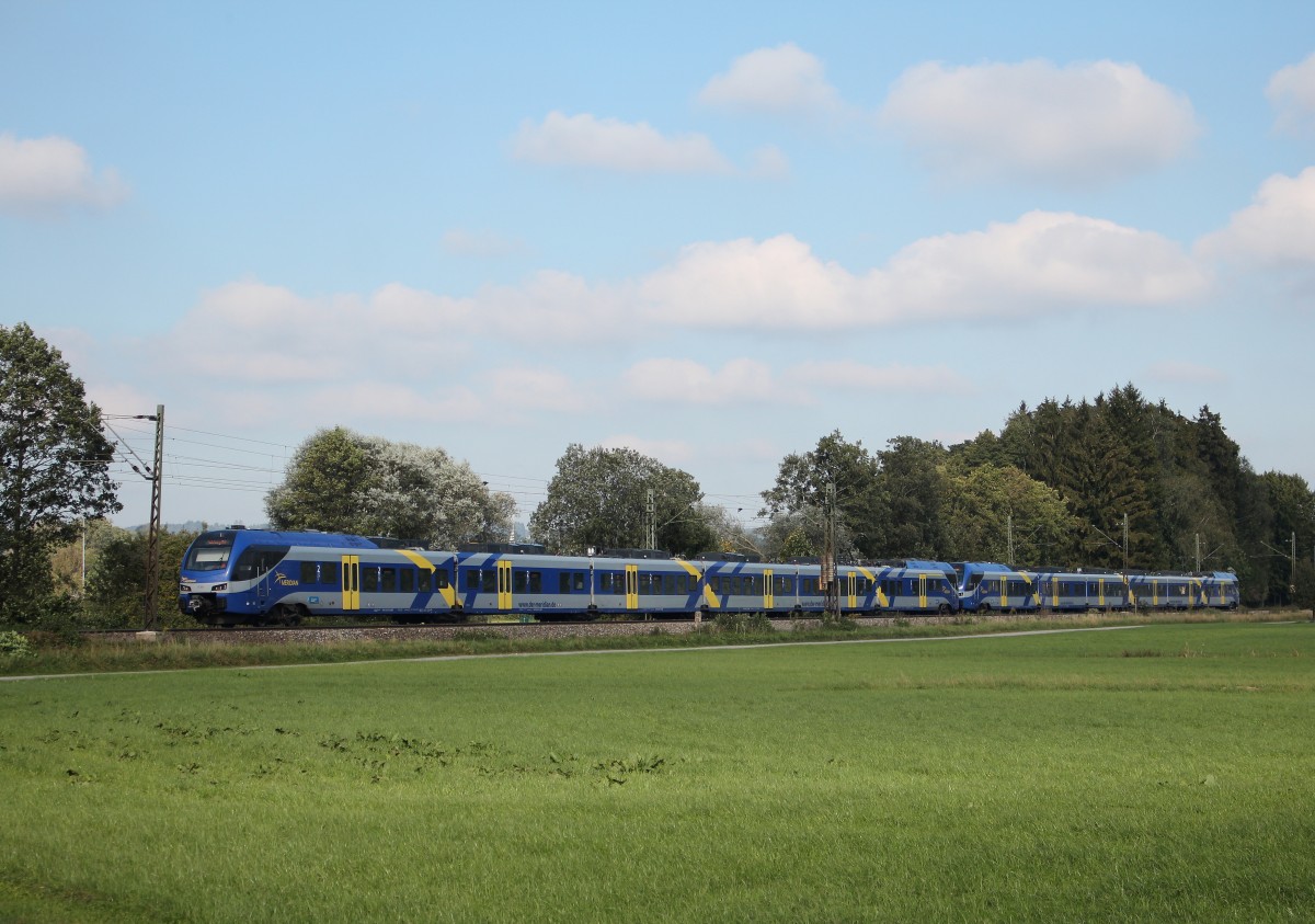ET 321 auf dem Weg von M�nchen nach Freilassing. Aufgenommen am 30. September 2015 kurz nach Prien am Chiemsee.