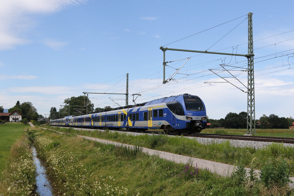 ET 328 auf dem Weg nach Salzburg am 9. Juli 2020 bei �bersee am Chiemsee.