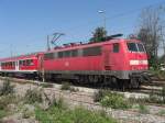 111 018-8 kurz nach der Ausfahrt aus dem �berseer Bahnhof.