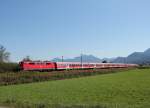 111 017-0 schiebend an einem Sonderzug von M�nchen nach Salzburg.
