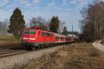 111 052-7 schiebend an einem  Fl�chtlingszug  am 19.