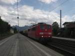 151 153-4 durchf�hrt am 10 Juli 2009 den Bahnhof von  Prien am Chiemsee.