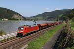 152 110 mit einem gemischten G�terzug am 21.