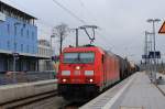 185 352-2 mit einem gemischten G�terzug am 1.