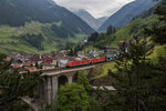185 104 und 185 127 auf der  Mittleren Meienreusbr�cke  oberhalb von Wassen am 25.