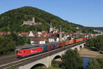 185 584 von  Rhein-Cargo  mit einem Containerzug bei der Ausfahrt aus Gem�nden am 8.