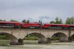 1116 217-9 auf der Innbr�cke in Rosenheim am 14.